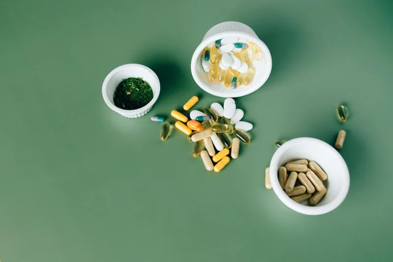 Inflammaging: Perché l'Infiammazione Cronica Invecchia le Cellule e Come Omega-3 e Curcumina Possono Aiutare